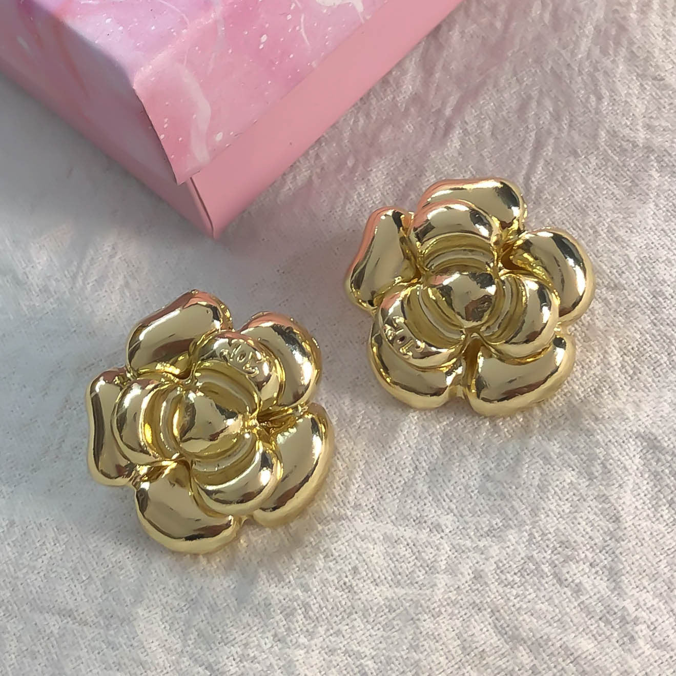 Aretes en forma de flor